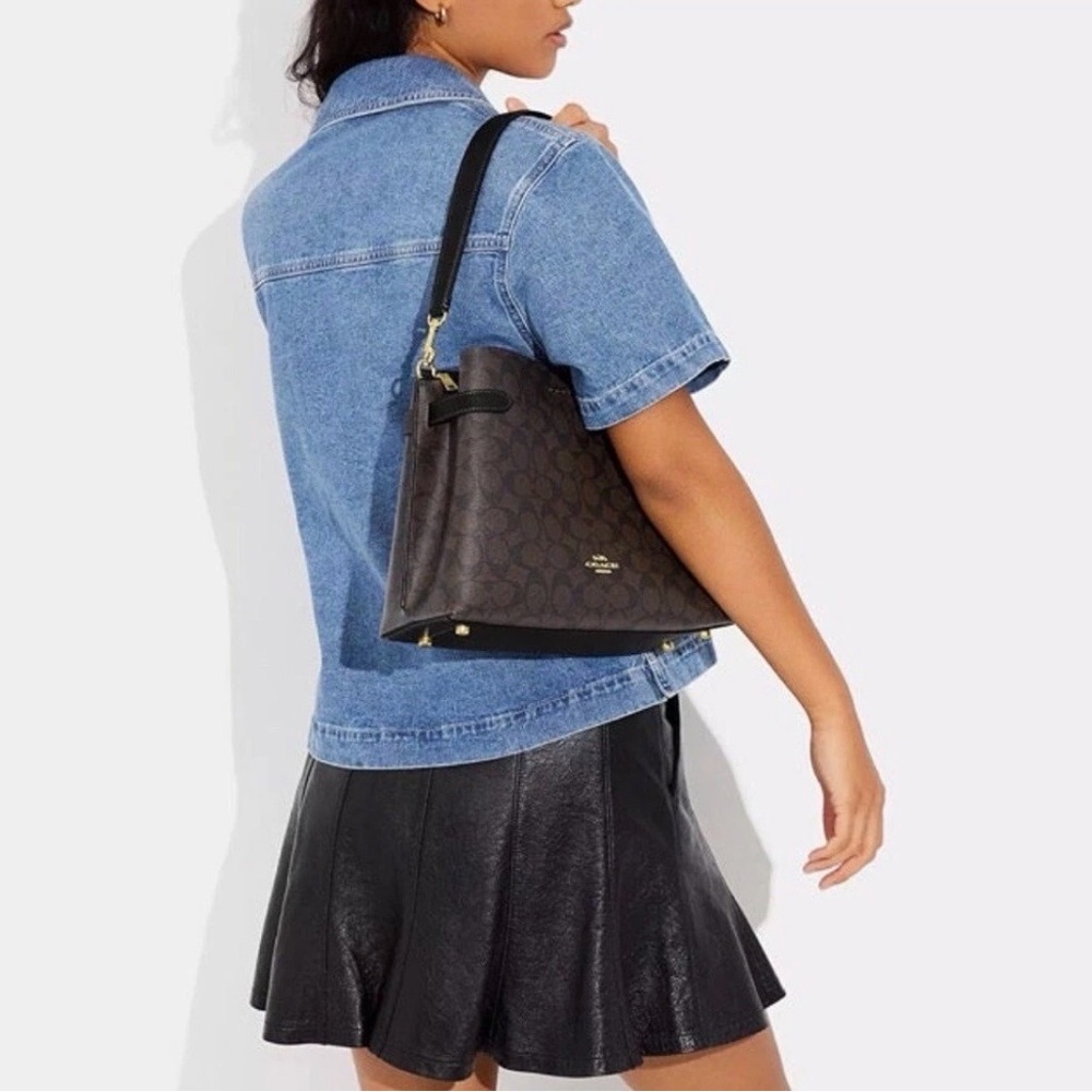 Coach Hanna Shoulder Bag in Signature Canvas - Picture 2 of 16